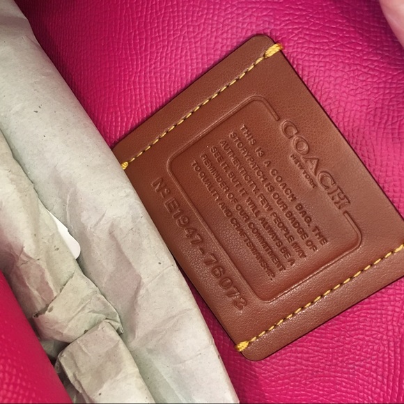 COACH CHARLIE COATED CANVAS & LEATHER CARRYALL - Picture 4 of 8